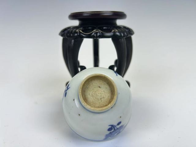 古玩陶瓷清中期·青花花卉杯真品鑒賞圖