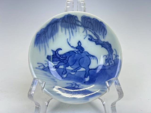 古玩陶瓷清中期·青花童子牧牛碟真品鑒賞圖