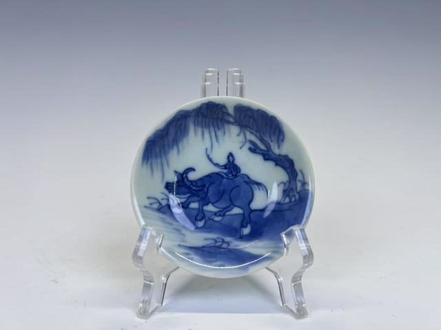 古玩陶瓷清中期·青花童子牧牛碟真品鑒賞圖