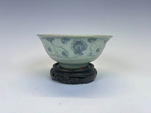 古玩陶瓷明·青花花卉碗拍賣，當(dāng)前價格99元