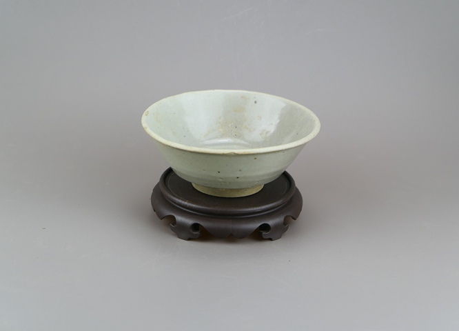 古玩陶瓷元末明初.龍泉青瓷茶碗拍賣(mài)，當(dāng)前價(jià)格66元