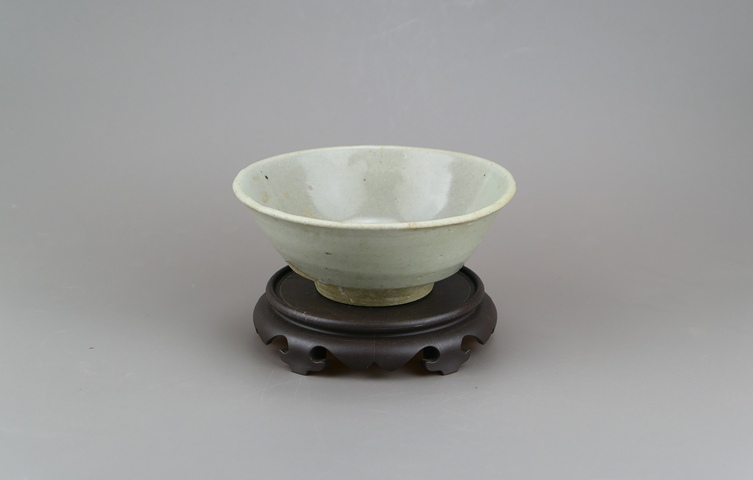 古玩陶瓷元末明初.龍泉青瓷茶碗拍賣(mài)，當(dāng)前價(jià)格66元