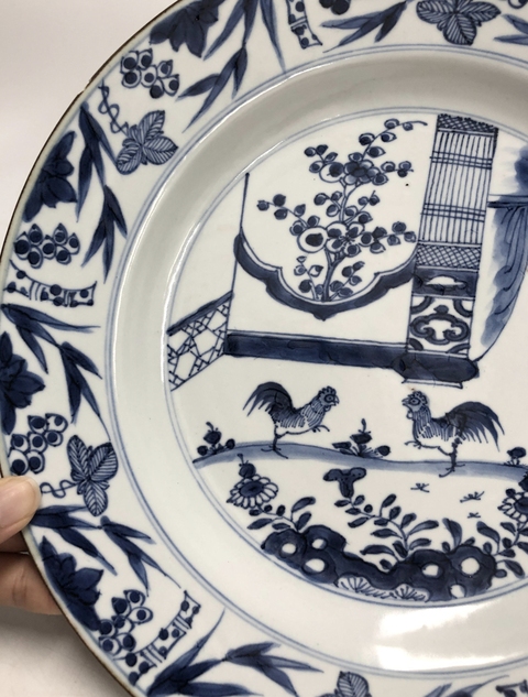 古玩陶瓷康熙·青花斗雞圖折沿盤拍賣，當(dāng)前價(jià)格2999元