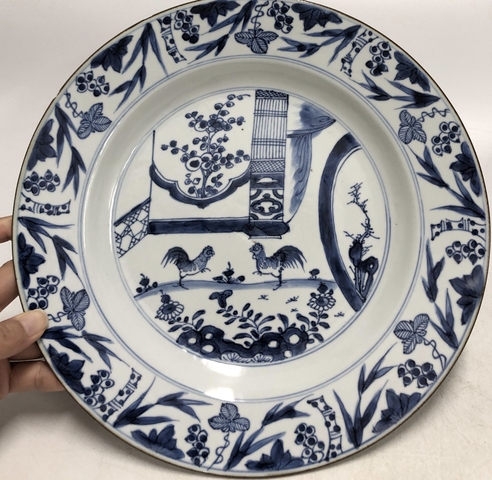 古玩陶瓷康熙·青花斗雞圖折沿盤拍賣，當(dāng)前價(jià)格2999元