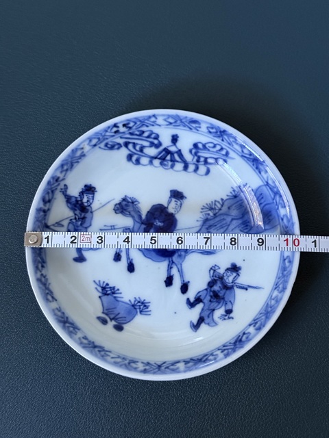 古玩陶瓷刀馬人青花盤真品鑒賞圖