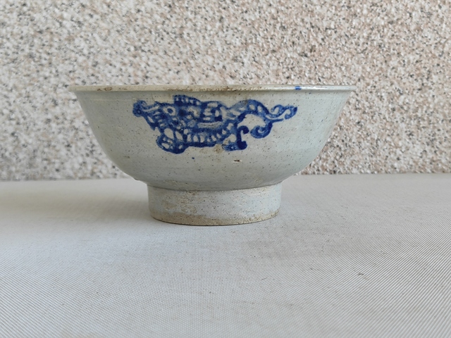 古玩陶瓷青釉青花龍紋高足碗拍賣，當(dāng)前價格580元