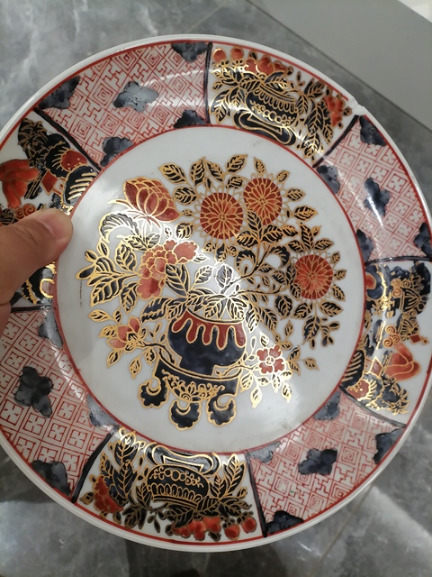 古玩陶瓷花卉紋彩瓷描金盤真品鑒賞圖