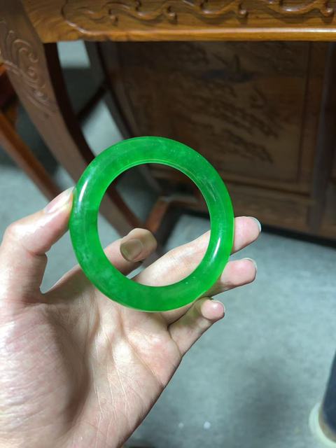 古玩玉器翡翠手鐲真品鑒賞圖