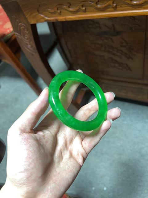 古玩玉器翡翠手鐲真品鑒賞圖