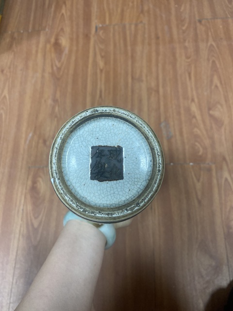 古玩陶瓷哥釉地鐵銹釉五彩加粉彩刀馬人瓶真品鑒賞圖