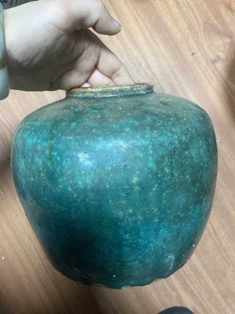 古玩陶瓷綠釉罐真品鑒賞圖