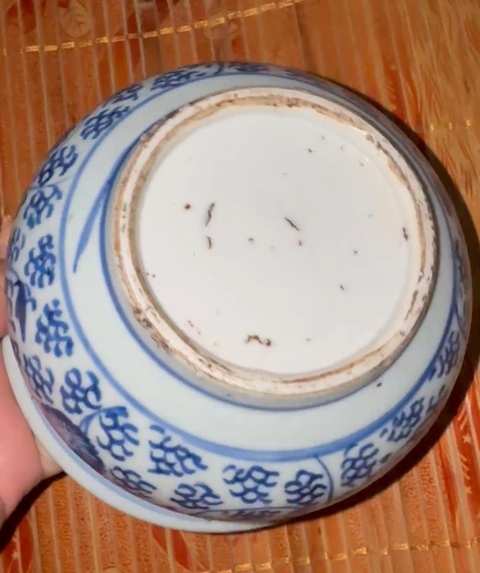 古玩陶瓷青花纏枝花卉紋香爐真品鑒賞圖