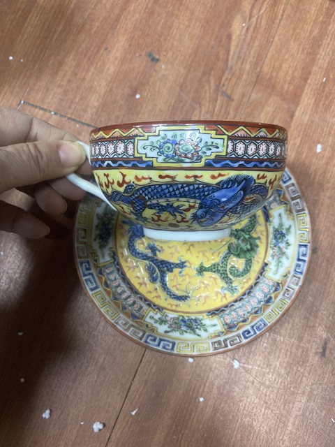 古玩陶瓷龍紋廣彩杯盤真品鑒賞圖