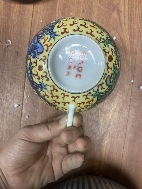 古玩陶瓷龍紋廣彩杯盤真品鑒賞圖