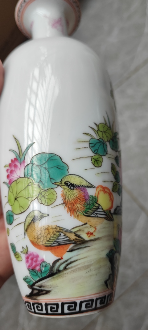 古玩陶瓷花鳥紋瓶真品鑒賞圖