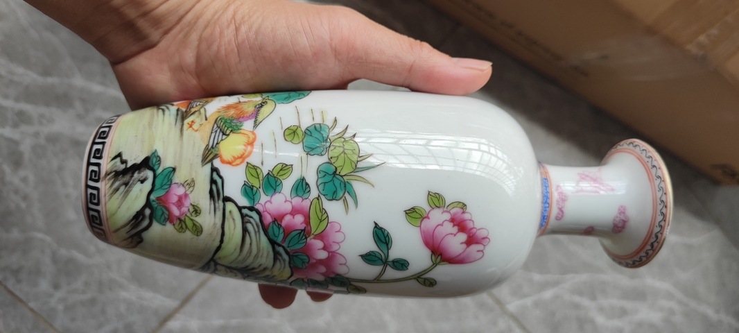 古玩陶瓷花鳥紋瓶真品鑒賞圖