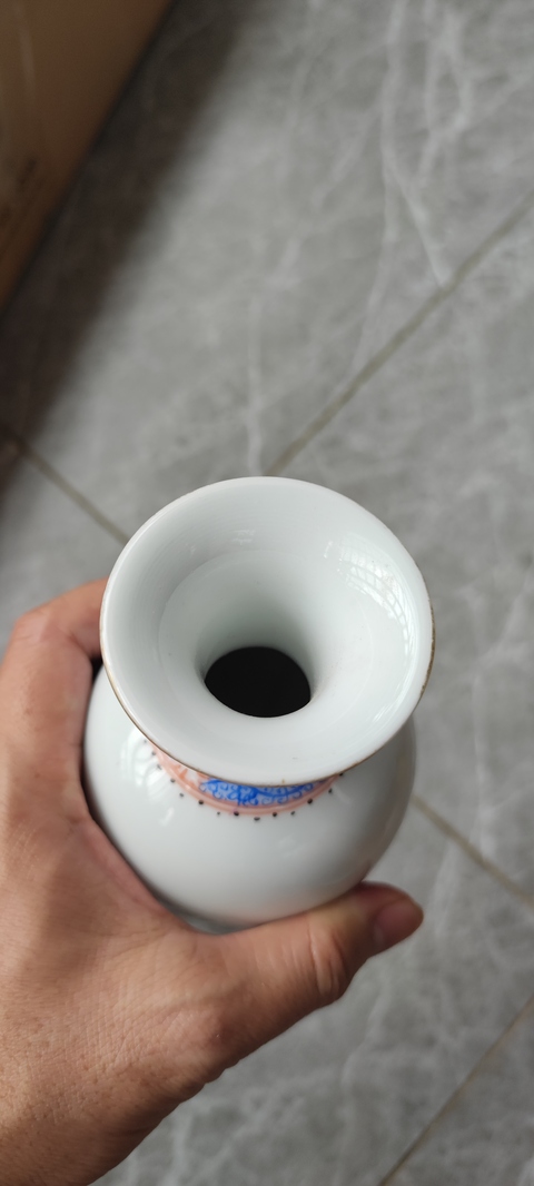 古玩陶瓷花鳥紋瓶真品鑒賞圖