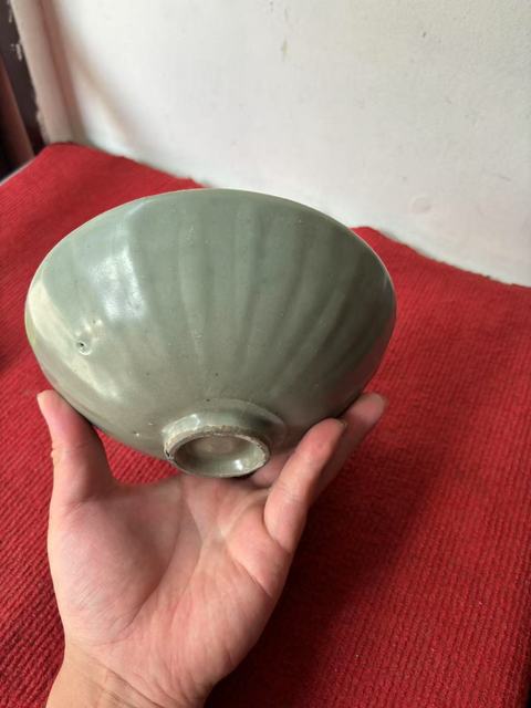 古玩陶瓷龍泉窯蓮瓣碗真品鑒賞圖