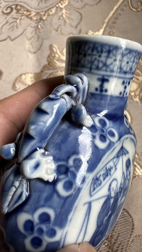 古玩陶瓷青花市井人物紋抱月瓶真品鑒賞圖