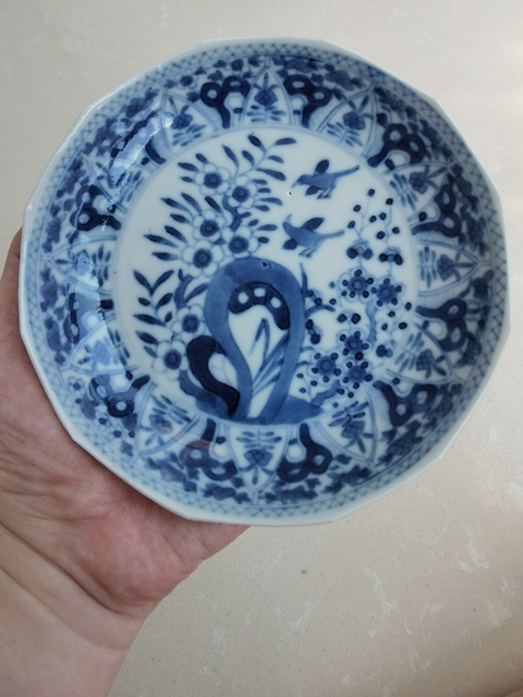 古玩陶瓷花鳥紋青花盤真品鑒賞圖