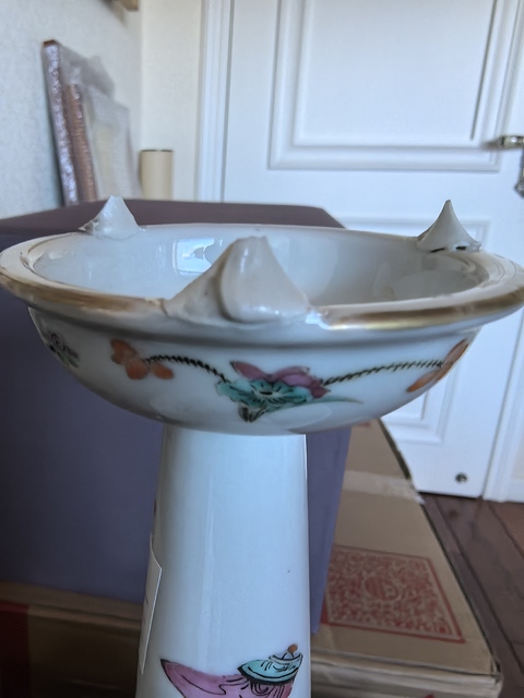 古玩陶瓷粉彩燭臺真品鑒賞圖