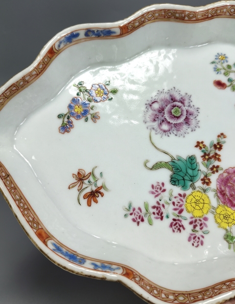 古玩陶瓷廣琺瑯風(fēng)格花卉紋樹葉盤真品鑒賞圖