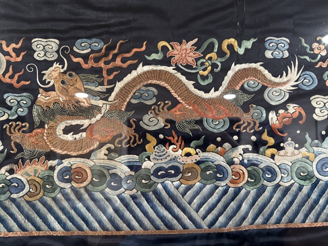 古玩雜項龍紋刺繡真品鑒賞圖