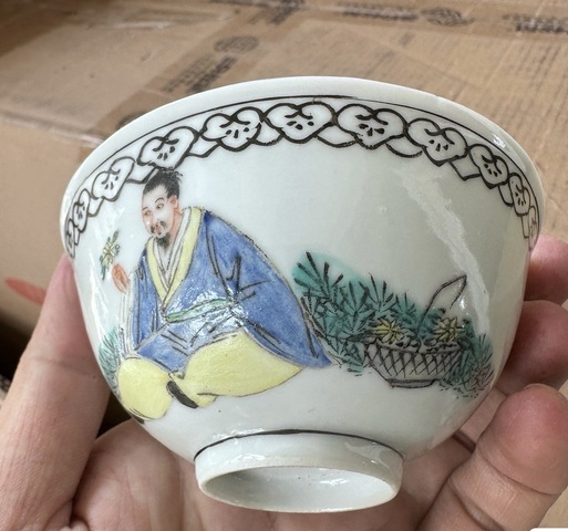 古玩陶瓷粉彩高士圖茶碗真品鑒賞圖