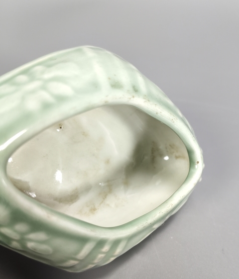 古玩陶瓷清晚-豆青釉花卉紋水盂拍賣,當前價格199元