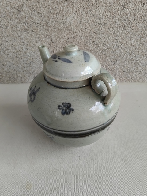 古玩陶瓷青花花卉紋茶壺拍賣，當(dāng)前價(jià)格1200元