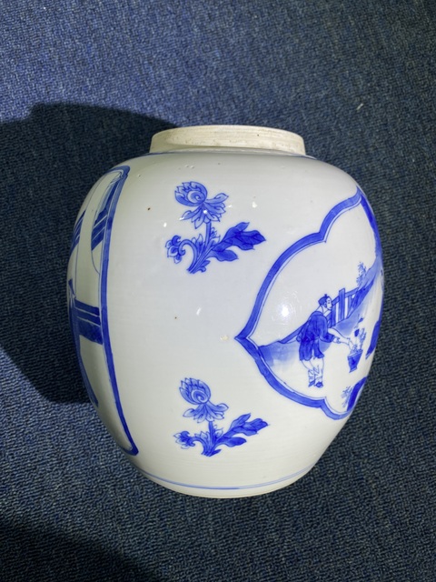 古玩陶瓷青花翠毛藍(lán)指日高升人物罐真品鑒賞圖