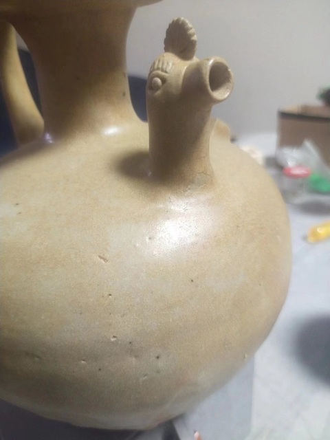 古玩陶瓷越窯青瓷雞首壺，疑似大修真品鑒賞圖
