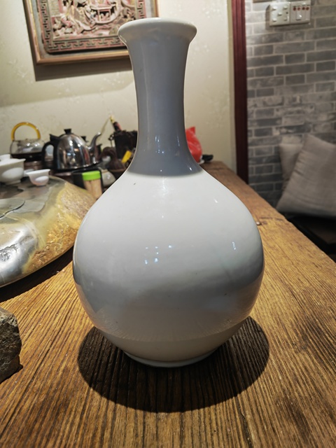 古玩陶瓷白釉撇口瓶真品鑒賞圖