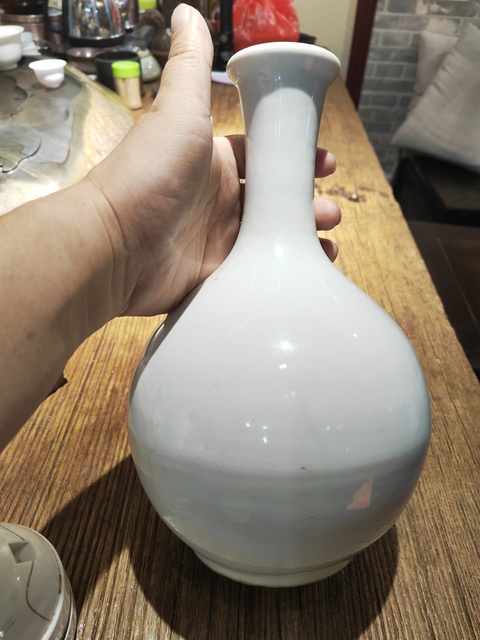 古玩陶瓷白釉撇口瓶真品鑒賞圖