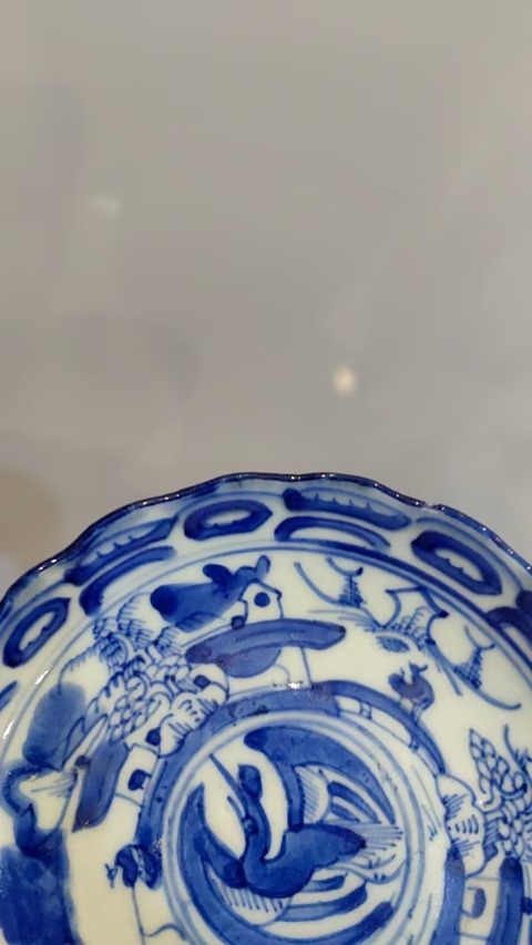 古玩陶瓷青花團鶴紋花口盤真品鑒賞圖