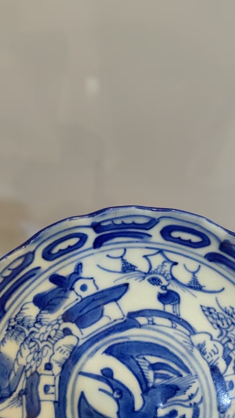 古玩陶瓷青花團鶴紋花口盤真品鑒賞圖