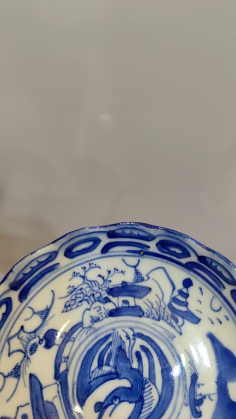 古玩陶瓷青花團鶴紋花口盤真品鑒賞圖