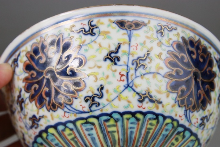古玩陶瓷青花加彩花卉紋茶碗真品鑒賞圖