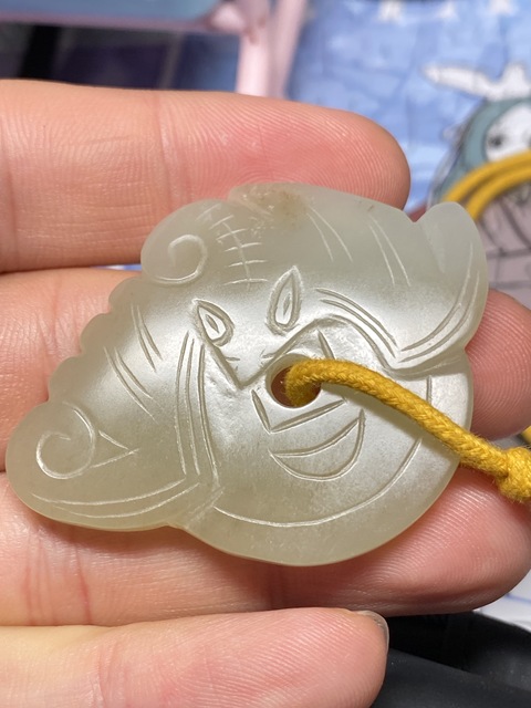 古玩玉器和田玉雕,福在眼前,題材掛件真品鑒賞圖