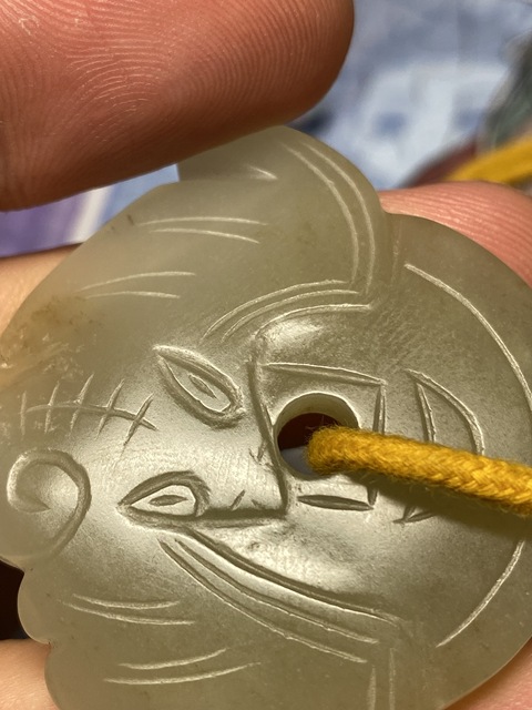 古玩玉器和田玉雕,福在眼前,題材掛件真品鑒賞圖