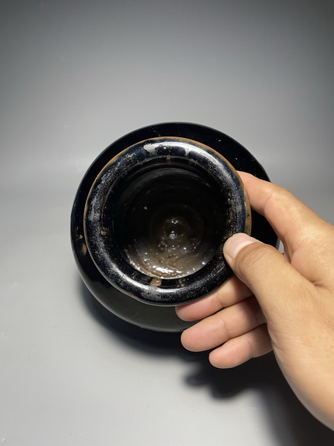 古玩陶瓷窯變黑釉高領(lǐng)罐真品鑒賞圖