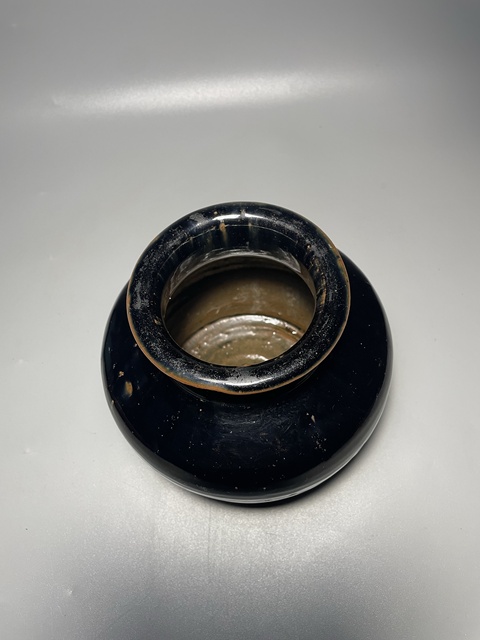 古玩陶瓷窯變黑釉高領(lǐng)罐真品鑒賞圖