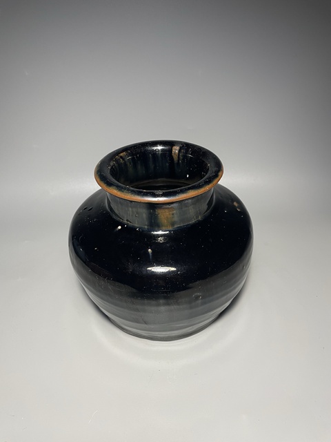 古玩陶瓷窯變黑釉高領(lǐng)罐真品鑒賞圖