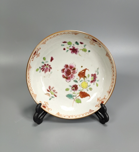 古玩陶瓷紫金釉粉彩花卉紋盤真品鑒賞圖