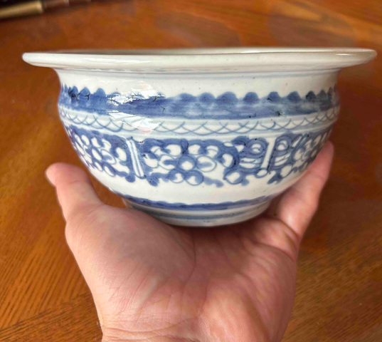 古玩陶瓷青花夔龍紋香爐真品鑒賞圖