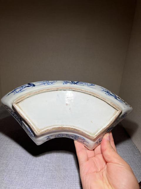古玩陶瓷（清晚期）歲寒三友青花花卉紋扇形盤拍賣，當前價格0元