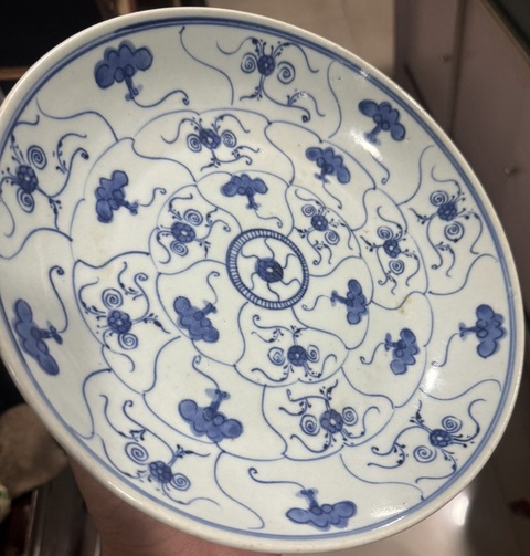 古玩陶瓷青花靈芝花卉紋盤真品鑒賞圖