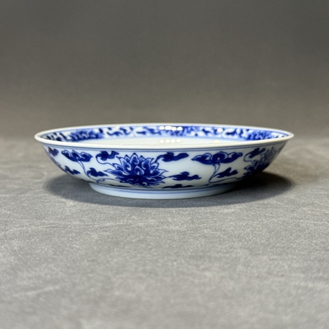 古玩陶瓷青花纏枝花卉紋盤真品鑒賞圖