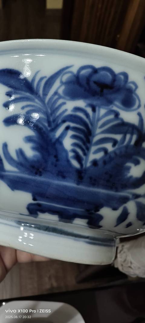 古玩陶瓷青花花卉碗真品鑒賞圖
