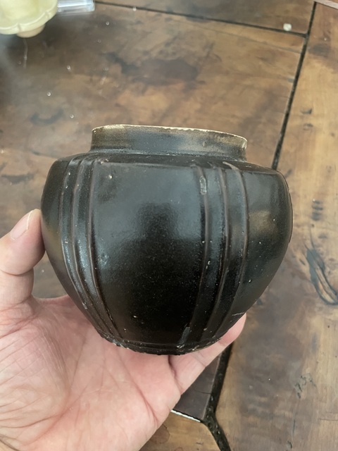 古玩陶瓷黑釉線條罐真品鑒賞圖